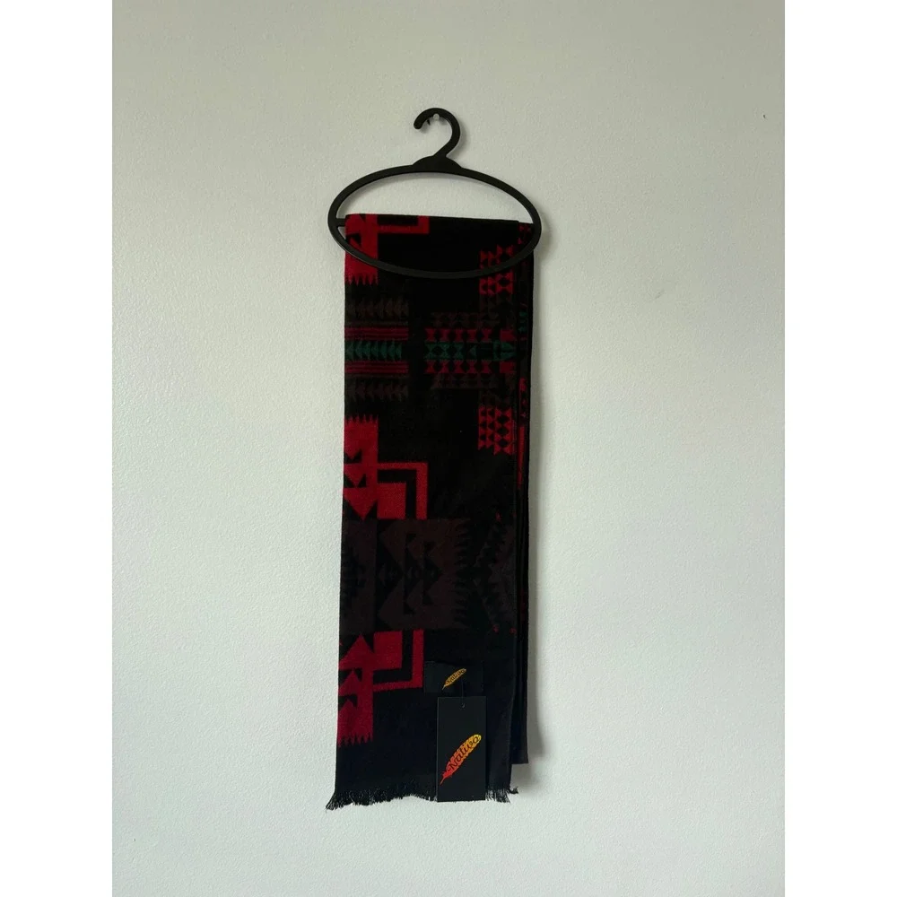 Nativo Soft Scarf – Native Pattern – NWT - Picture 1 of 3